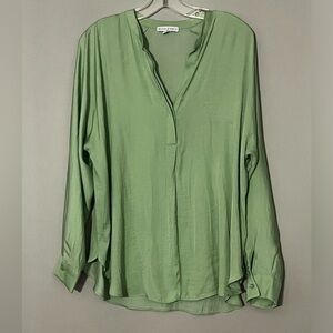 Maison d’Amelie sage green ling sleeve blouse size large